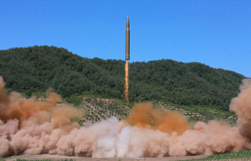 朝鲜成功试射“火星-15”型洲际弹道导弹