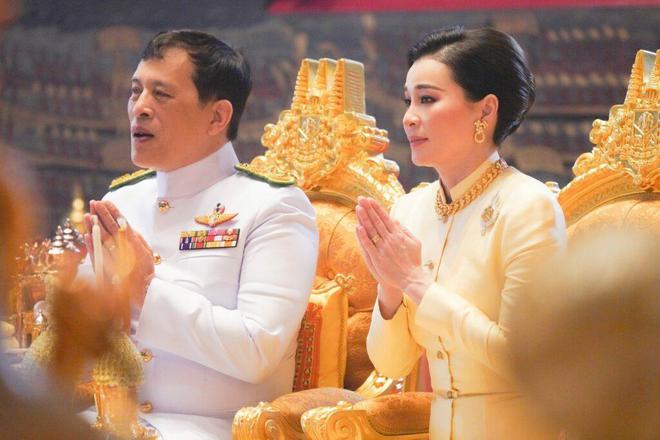 泰国最美王后4年后爆新照_泰国王后同款服装_苏提达王后命理